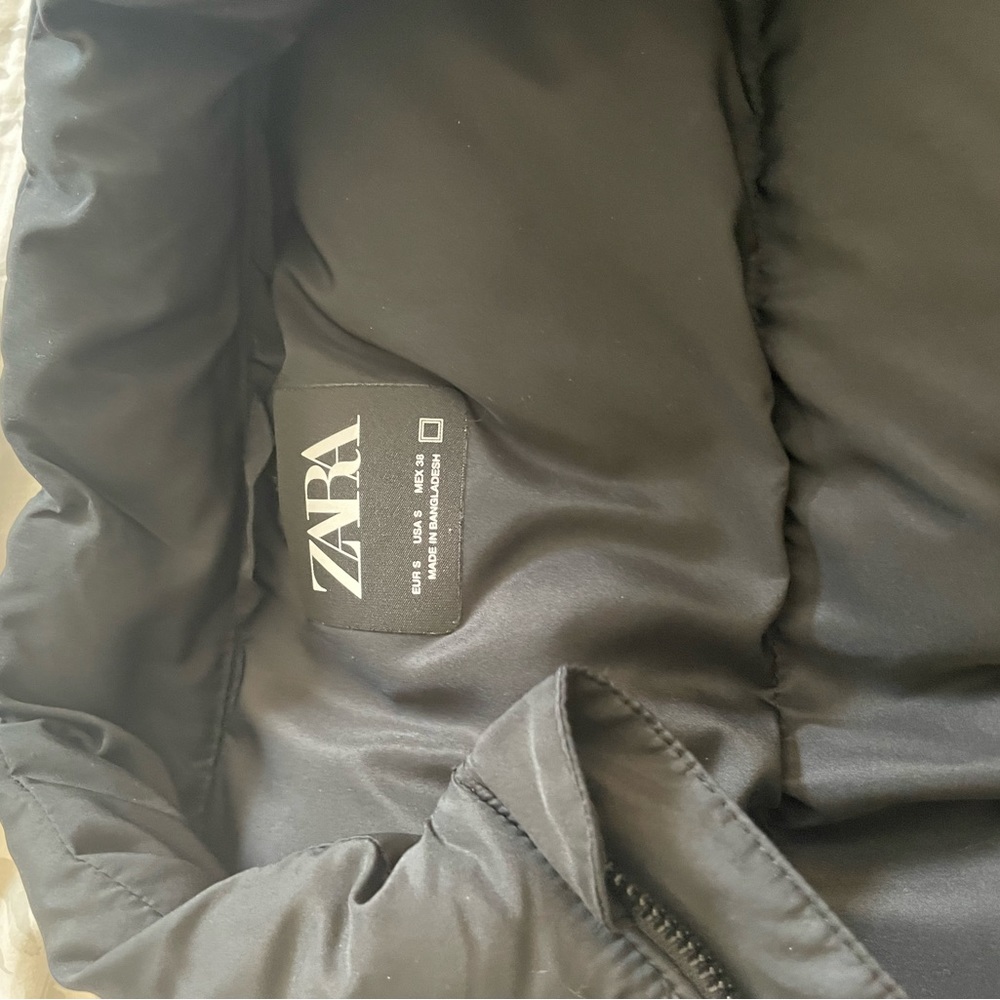 Zara black puffer vest
